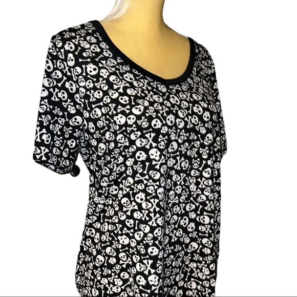 Lularoe black and white skull and crossbones top! - Picture 2 of 8